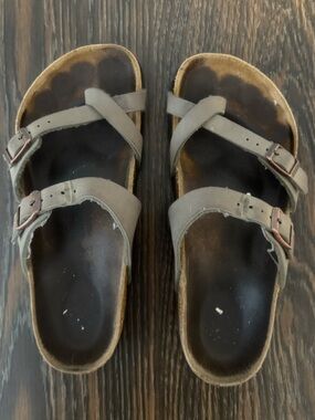 Birkenstock Arizona Sandals Size 38 (Women’s 7-7.5) – Broken In & Comfy